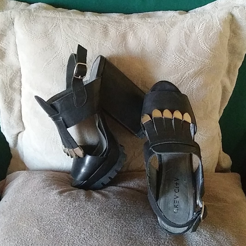 Platform heels - Picture 7 of 8